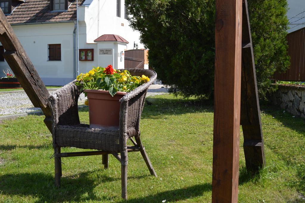 Edvy Malom Fogadó Barokk Udvarház Pápa Exterior foto