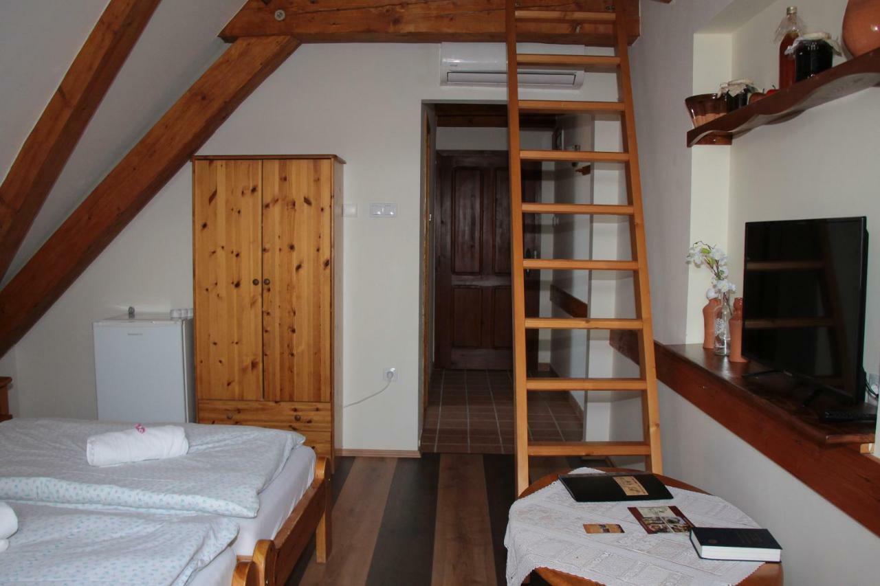 Edvy Malom Fogadó Barokk Udvarház Pápa Exterior foto